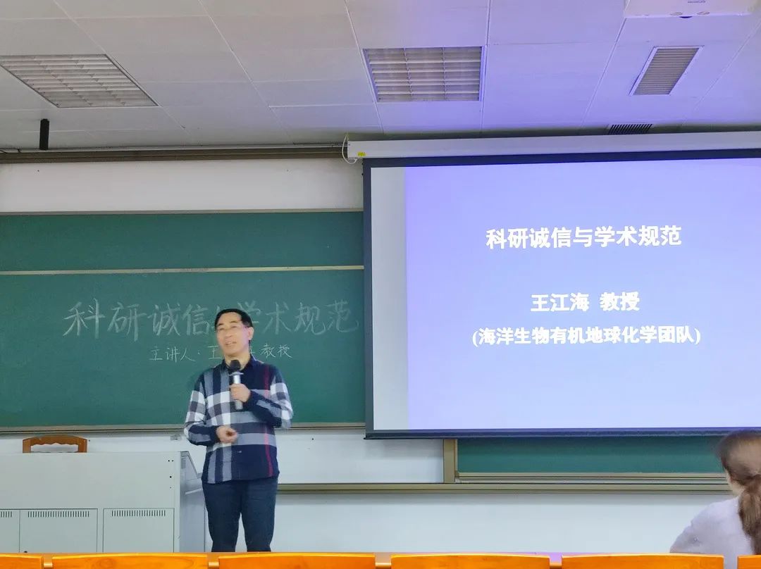 f3951d23e5698952cb927cb3f1795776 0